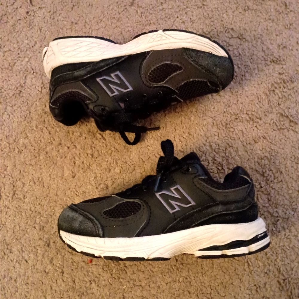 New Balance 990v6 Boys Toddler Triple Black Size 10 Sneakers PRE-OWNED